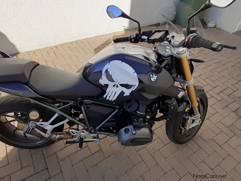 BMW R1200R in Namibia