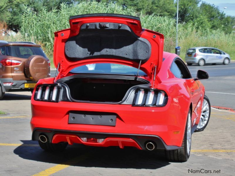 Ford Mustang 5.0 GT Fast Back V8 in Namibia