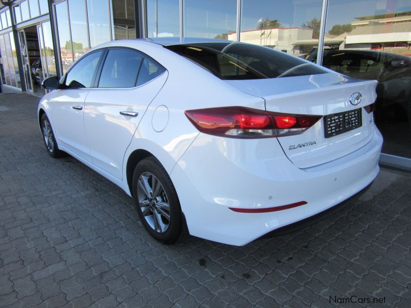 Hyundai Elantra 1,6L Executive Man Petrol in Namibia