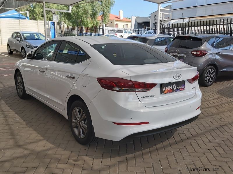 Hyundai Elantra 1.6 Executive in Namibia