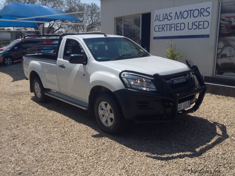 Isuzu KB 240 4x4 Fleetside S/CAB in Namibia