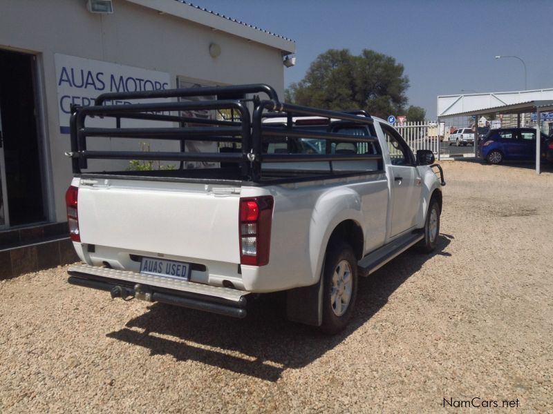 Isuzu KB 240 4x4 Fleetside S/CAB in Namibia