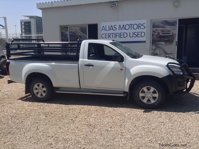 Isuzu KB 240 4x4 Fleetside S/CAB in Namibia