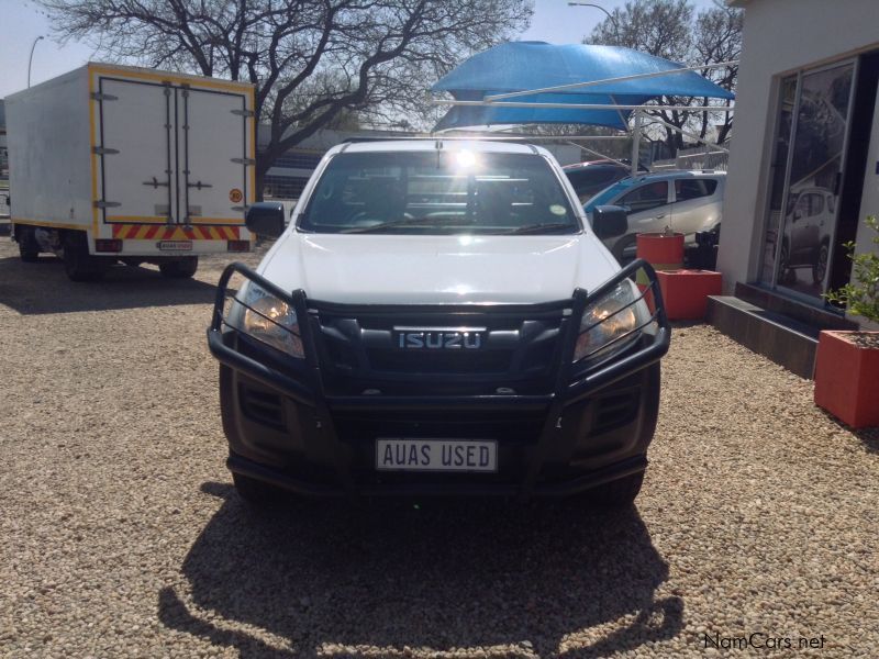 Isuzu KB 240 4x4 Fleetside S/CAB in Namibia