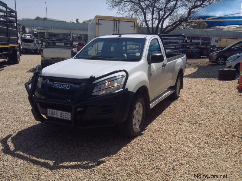 Isuzu KB 240 4x4 Fleetside S/CAB in Namibia