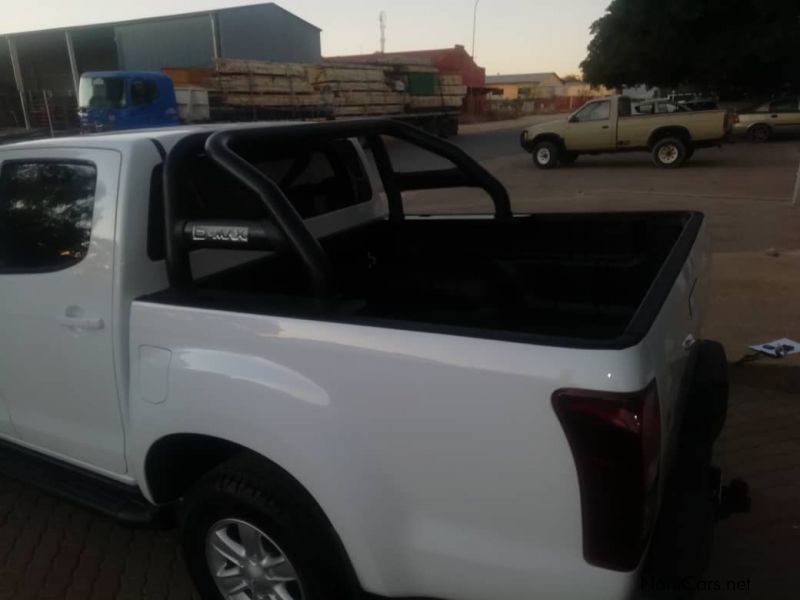 Isuzu KB 240 CREWCAB 4X4 in Namibia