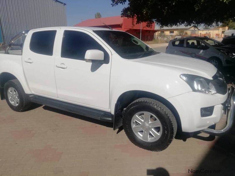 Isuzu KB 240 CREWCAB 4X4 LE in Namibia