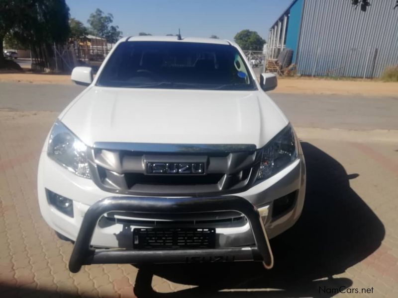 Isuzu KB 240 CREWCAB 4X4 LE in Namibia