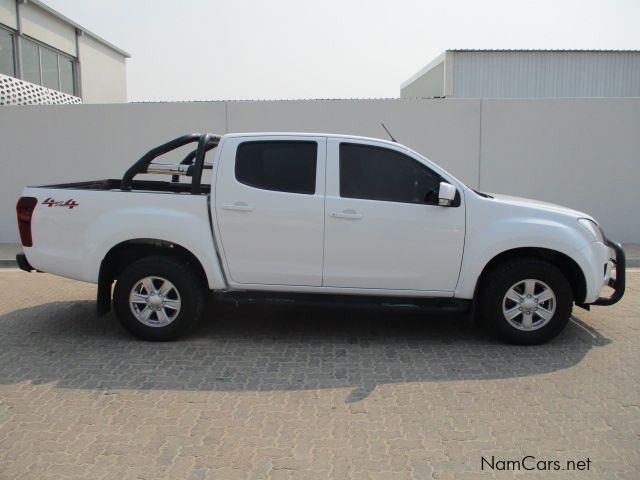 Isuzu KB 240 D/C LE 4X4 in Namibia