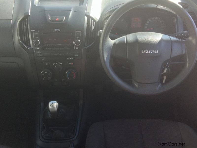 Isuzu KB 240 D/CAB 4x4 LE Petrol in Namibia