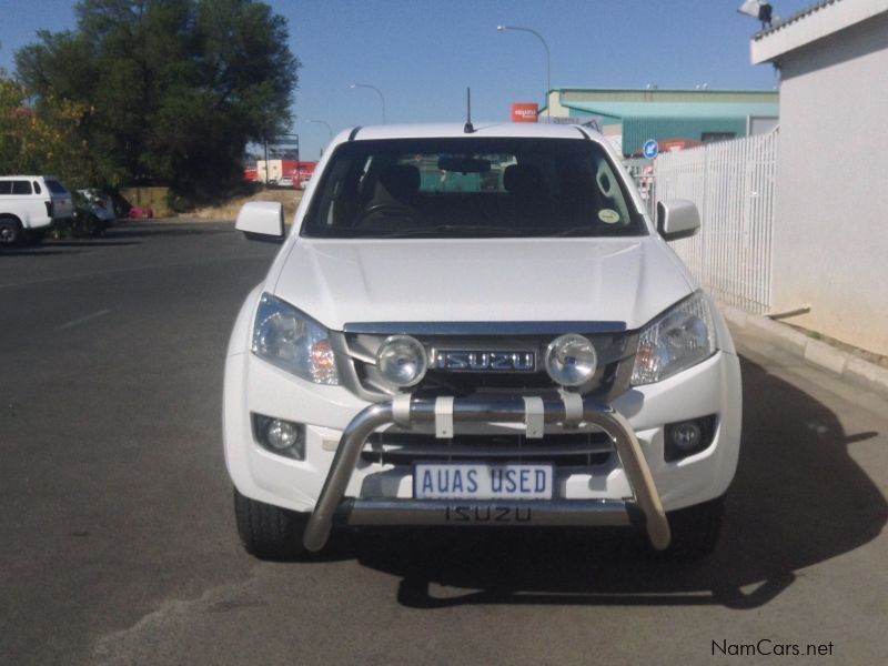 Isuzu KB 240 D/CAB 4x4 LE Petrol in Namibia