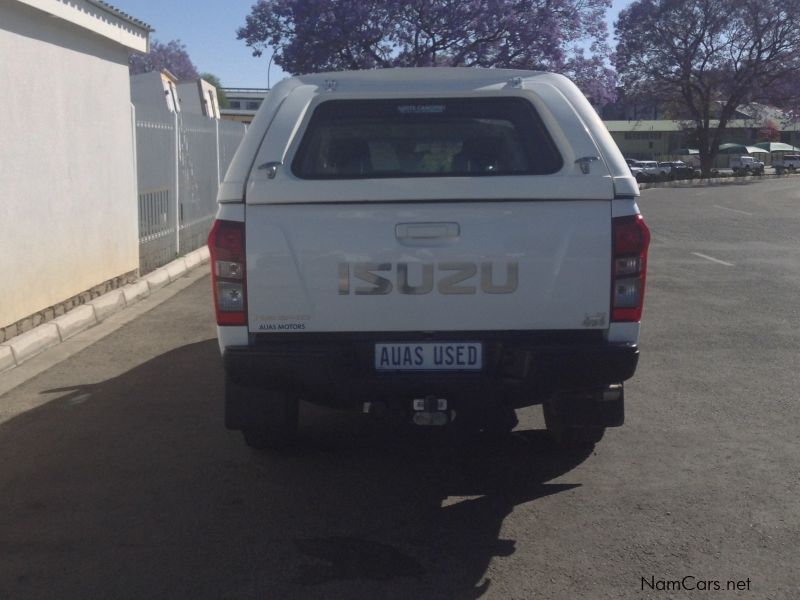 Isuzu KB 240 D/CAB 4x4 LE Petrol in Namibia