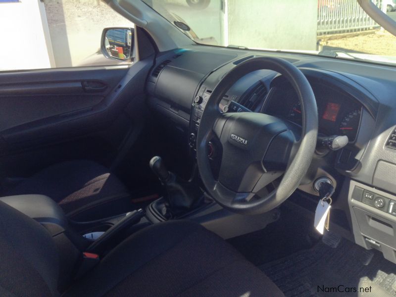 Isuzu KB 240 D/CAB 4x4 LE Petrol in Namibia