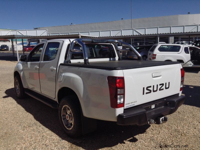 Isuzu KB 240 D/CAB 4x4 LE Petrol in Namibia