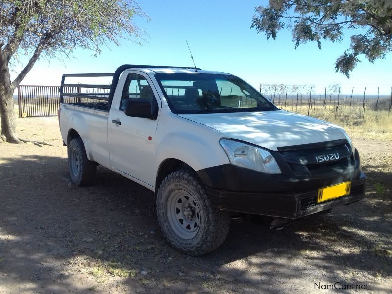 Isuzu KB 240 Fleetside 4 x 4 in Namibia