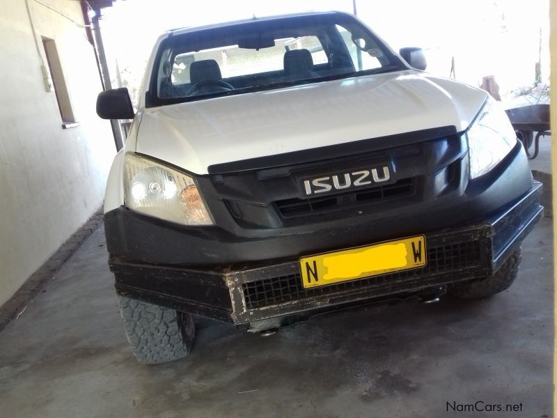 Isuzu KB 240 Fleetside 4 x 4 in Namibia