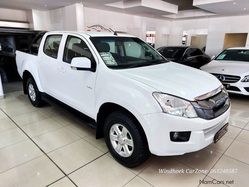 Isuzu KB 240 LE 4x4 D/cab 112kW in Namibia