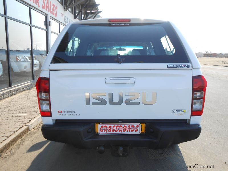 Isuzu KB 250DTEQ LE D/C 4X4 in Namibia