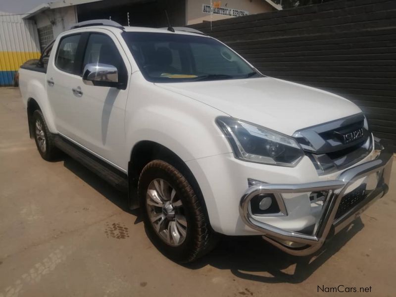 Isuzu KB 300 CREWCAB 4X4 A/T in Namibia