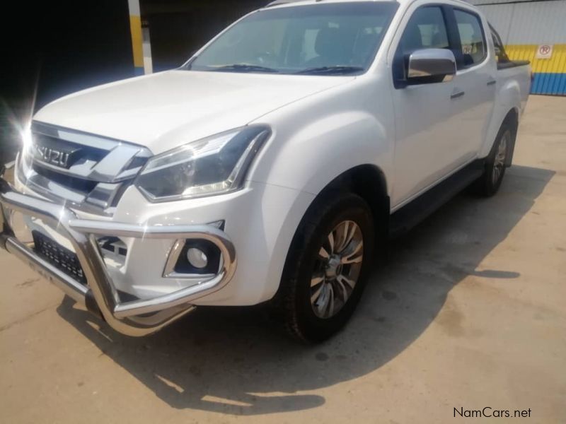 Isuzu KB 300 CREWCAB 4X4 A/T in Namibia