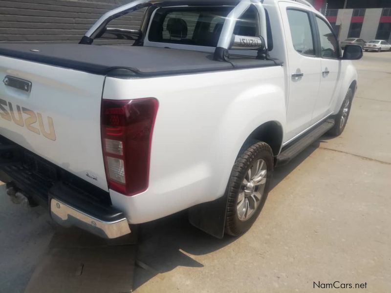 Isuzu KB 300 CREWCAB 4X4 A/T in Namibia