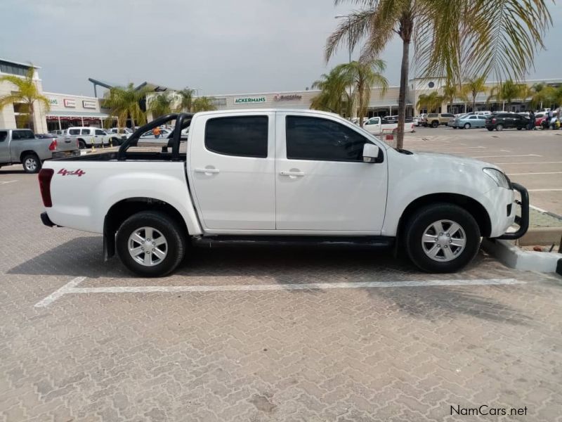 Isuzu KB D/C LE 240 4x4 in Namibia