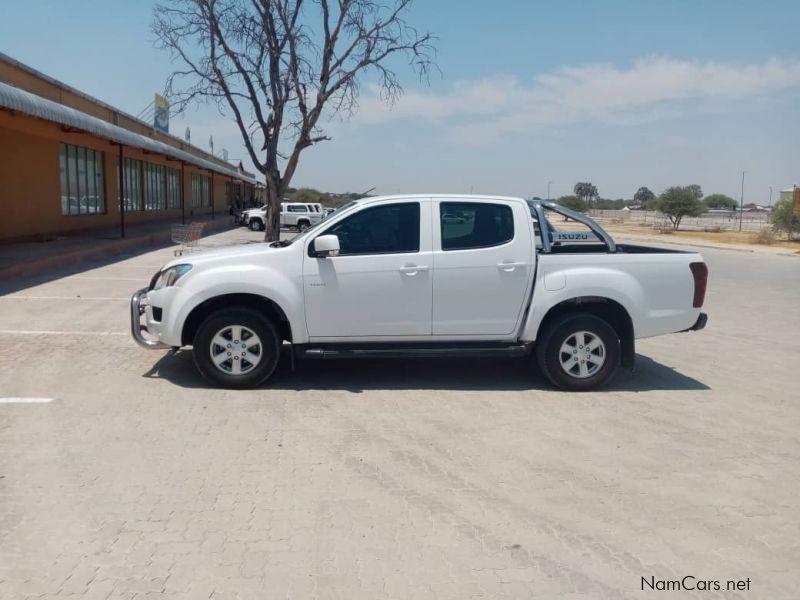 Isuzu KB D/C LE 240 4x4 in Namibia