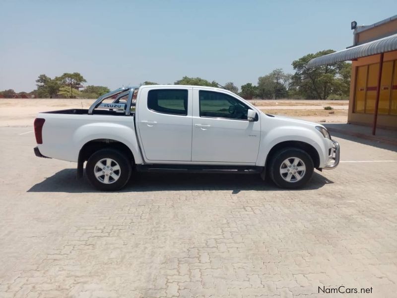 Isuzu KB D/C LE 240 4x4 in Namibia