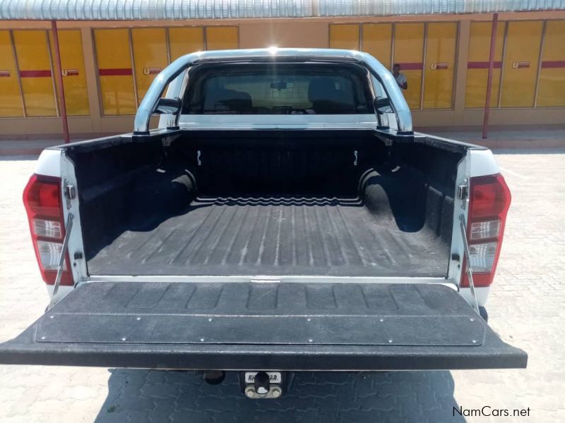 Isuzu KB D/C LE 240 4x4 in Namibia