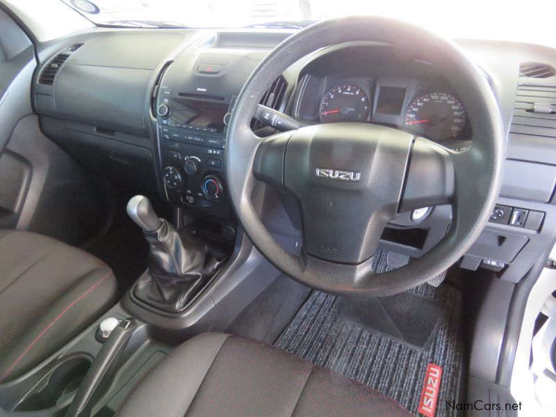 Isuzu KB240 D/CAB 4X4 in Namibia