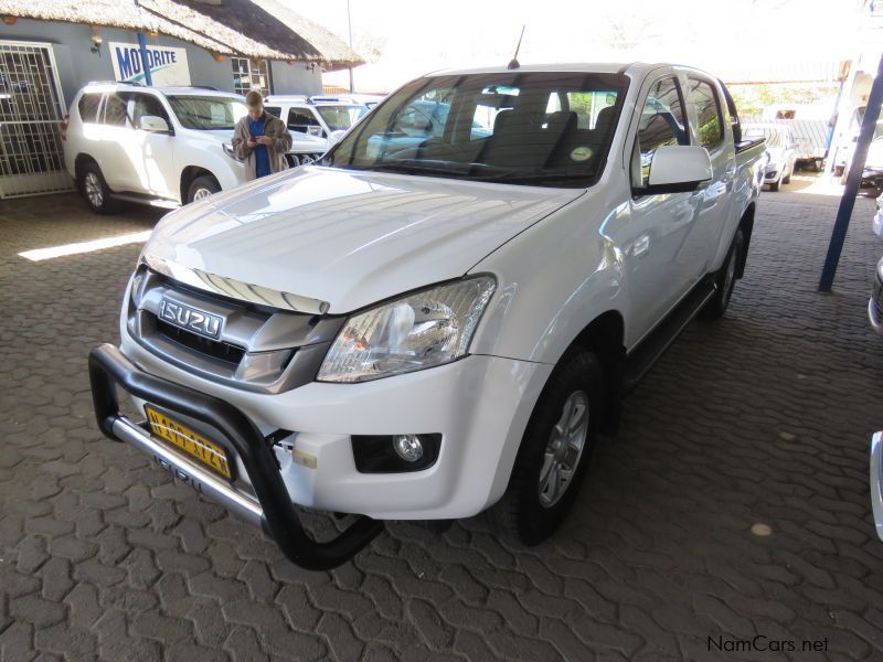 Isuzu KB240 D/CAB 4X4 in Namibia