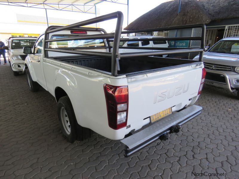 Isuzu KB240 FLEETSIDE 4X4 in Namibia