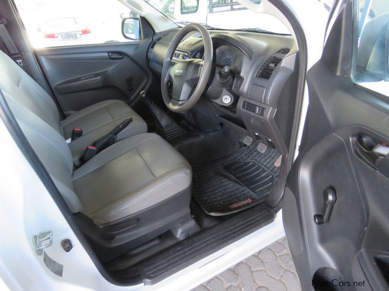 Isuzu KB240 FLEETSIDE 4X4 in Namibia