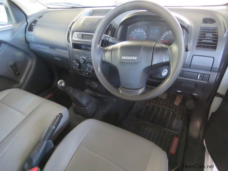 Isuzu KB240 FLEETSIDE 4X4 in Namibia