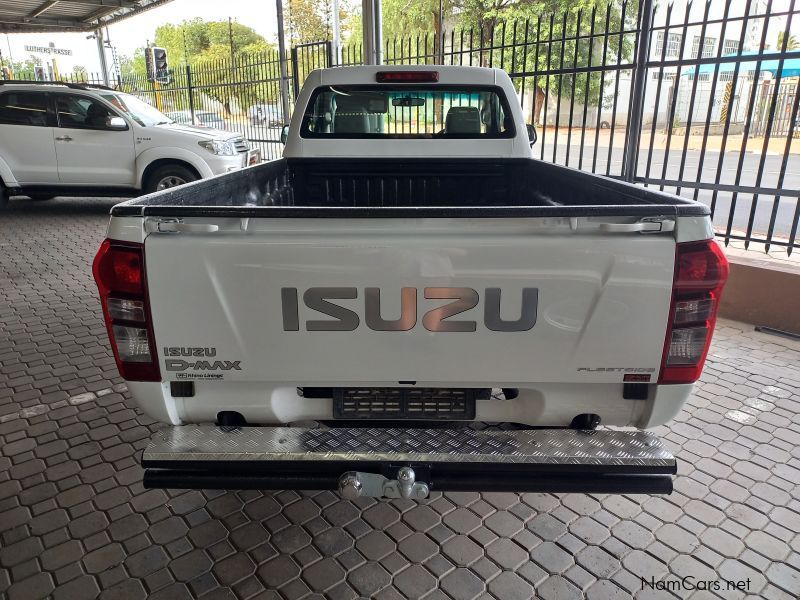 Isuzu KB250 D-Teq Fleetside 2x4 in Namibia