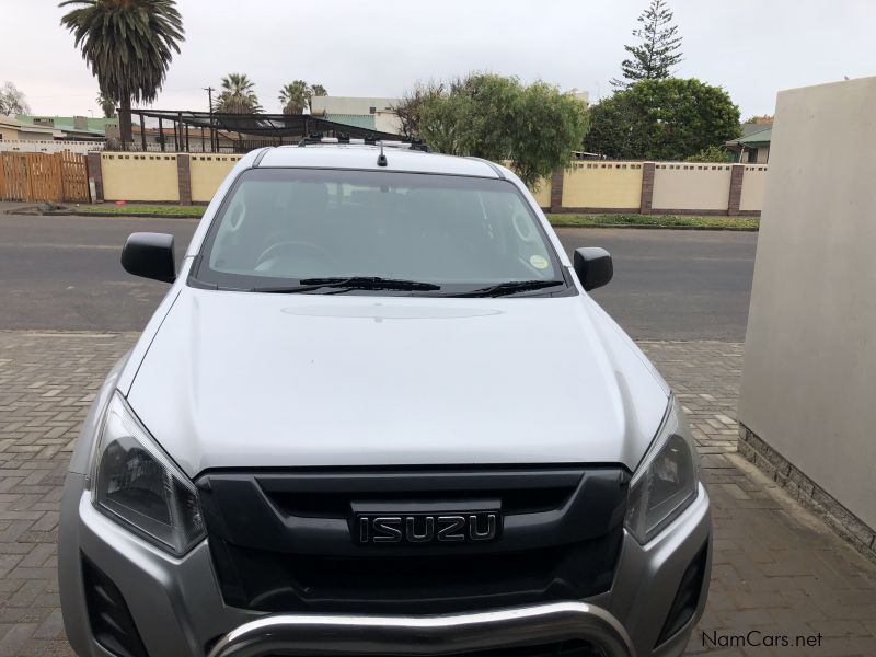 Isuzu KB250i D/C 4x4 in Namibia