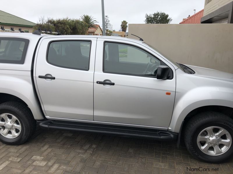 Isuzu KB250i D/C 4x4 in Namibia