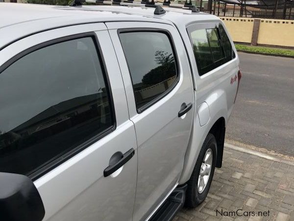 Isuzu KB250i D/C 4x4 in Namibia