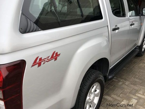 Isuzu KB250i D/C 4x4 in Namibia