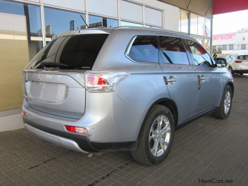 Mitsubishi Outlander 2.4 Gls Exceed A/t in Namibia