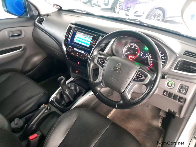 Mitsubishi Triton 2.4 Di-DC 4x4 Manual in Namibia