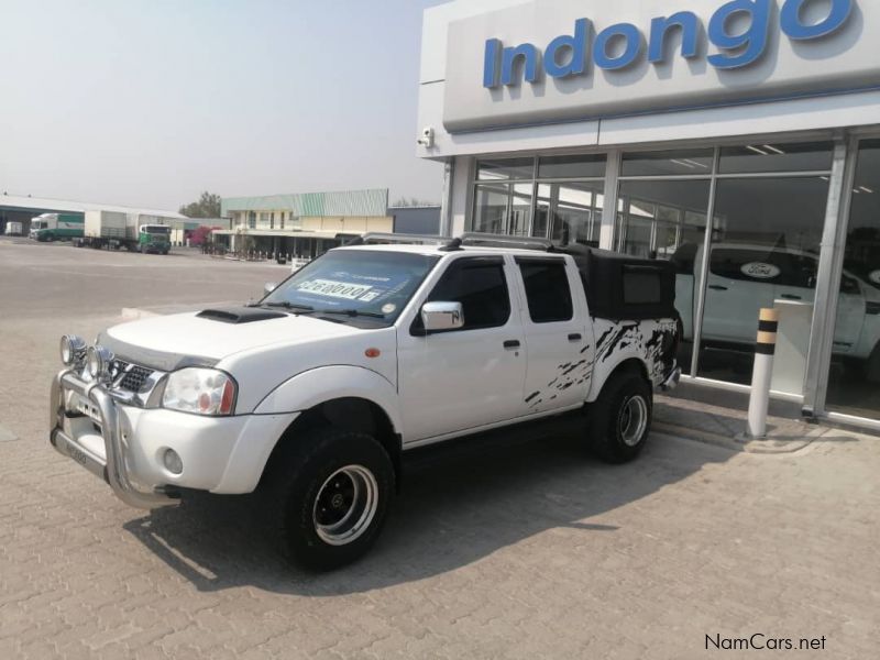 Nissan Hardbody 2,5 4x4  D/CAB in Namibia