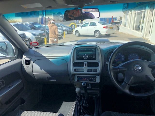 Nissan NISSAN HARDBODY 2.5 D/CAB in Namibia