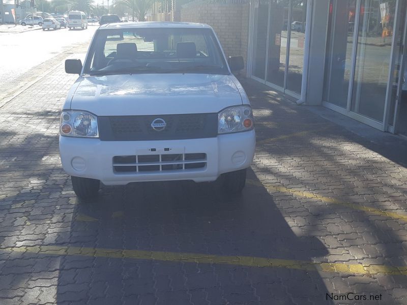 Nissan NP 300 2.0 Lwb in Namibia