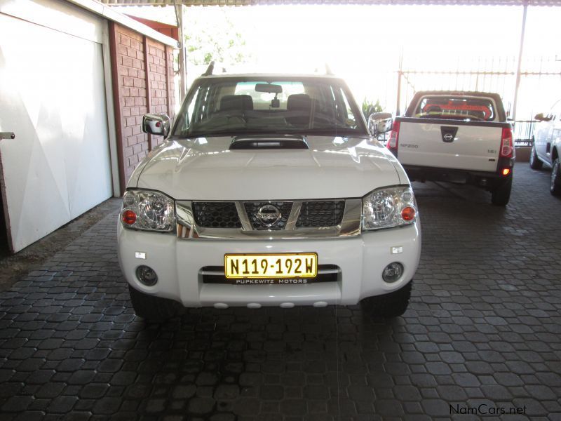 Nissan NP 300 2.5 TDi D/C 4x4 in Namibia