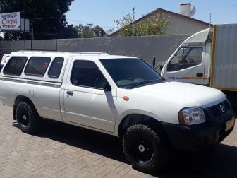 Nissan NP300 2.0 S/C 4x2 in Namibia