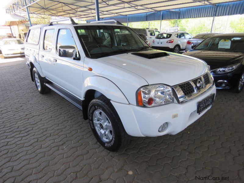 Nissan NP300 2.5 D/CAB 4X4 PRIVATELY OWNED in Namibia