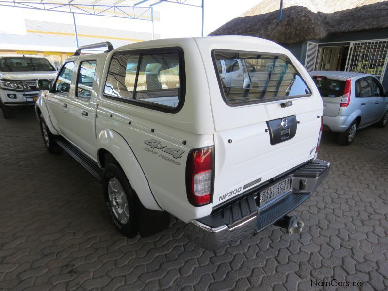 Nissan NP300 2.5 D/CAB 4X4 PRIVATELY OWNED in Namibia