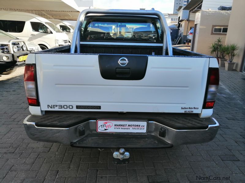 Nissan NP300 2.5 Hardbody 2.5 TDi 4x4 in Namibia