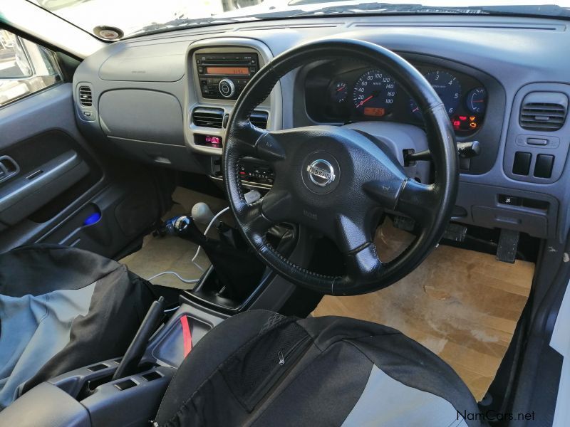 Nissan NP300 2.5 Hardbody 2.5 TDi 4x4 in Namibia